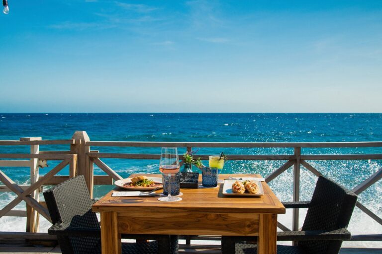 table DalToroRestaurant curacao 2 768x512